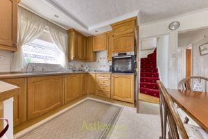 kitchen- click for photo gallery